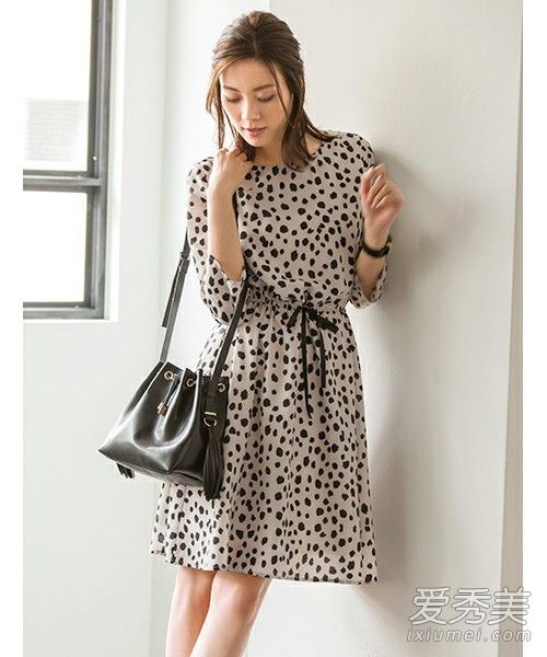 秋冬怎么搭配衣服？不妨试试动物纹 秋冬服装如何搭配