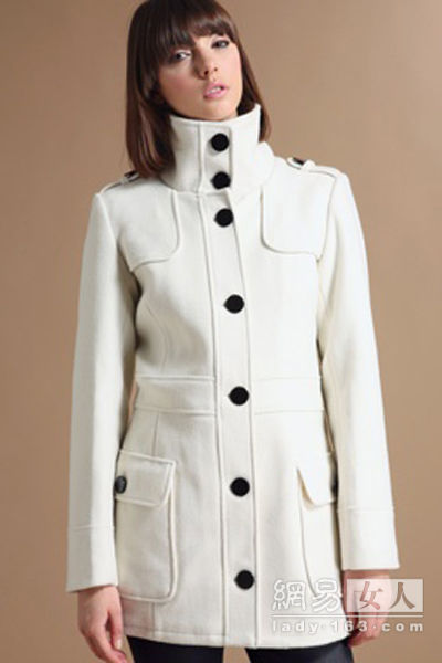 纯白呢子大衣 做冬季优雅女人