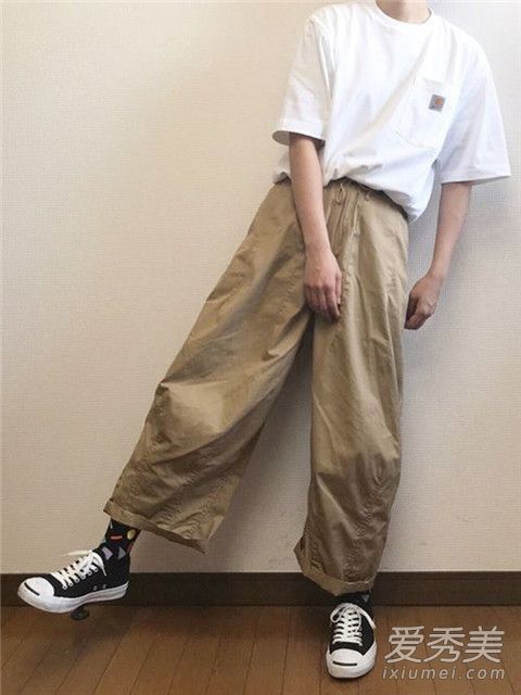 带图片的男孩t恤，享受每周7天穿t恤的提议。