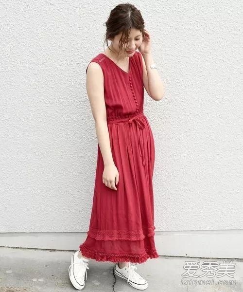 夏季红色上衣搭配图片 红色裙子配什么上衣