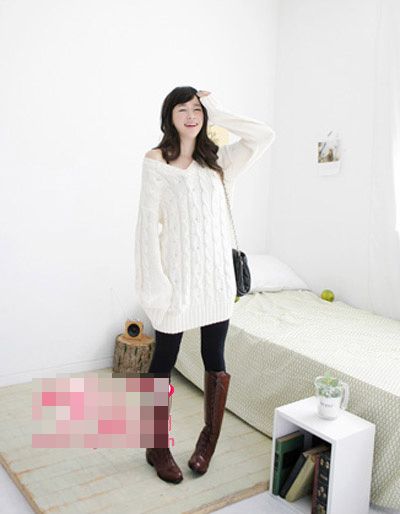 韩国靓女巧搭配 长款针织衫显好身材