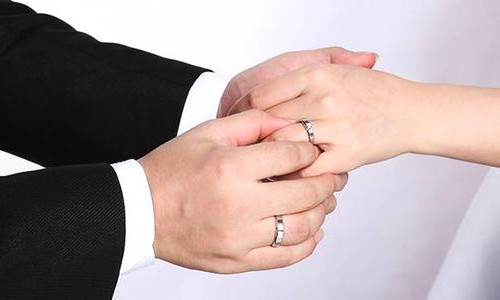 2019结婚戒指品牌排行榜   结婚戒指戴哪个手指