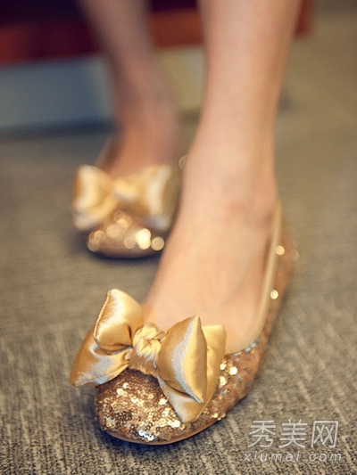 2012新款女鞋 10款平底鞋穿出小细腿