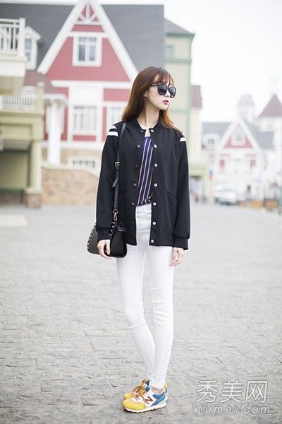 黑色夹克和紧身裤是清明节清明节的首选。
