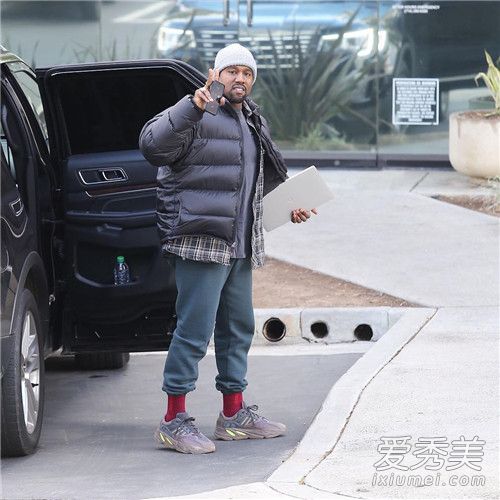 yeezy boost 700全新配色什麼時候發售 yeezy boost 700全新配色細節圖