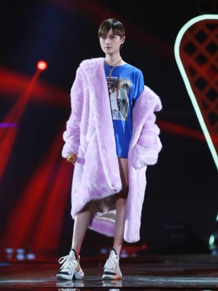 春季小白鞋搭什么裤子好看 2018年流行哪款小白鞋