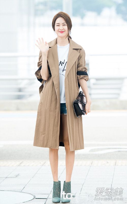 风衣and小西装 韩国女星率先穿上了 韩国女星穿衣搭配