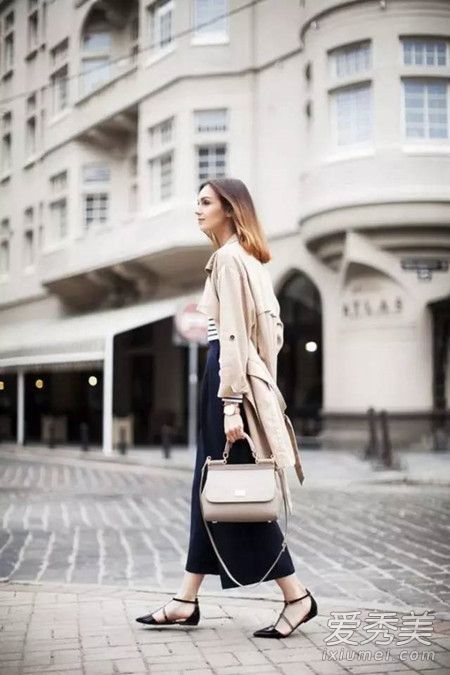 风衣可以和宽腿裤搭配吗？风衣穿什么裤子好看？