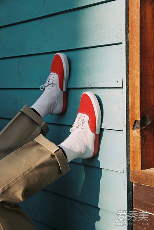 vans是什么品牌 vans新款帆布鞋多少钱