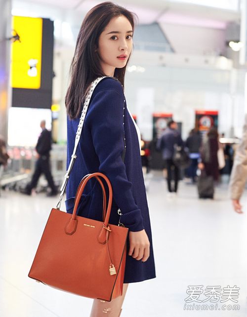 杨幂机场橘色手袋是什么牌子 杨幂包包品牌介绍