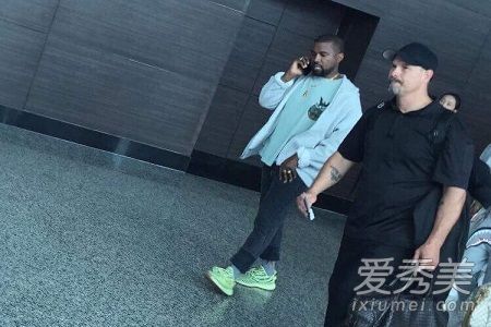 yeezy semi frozen yellow熒光黃配色怎麼樣多少錢