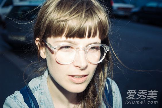 连眼镜都吹起了复古风？2016春夏眼镜夯款推荐 眼镜款式