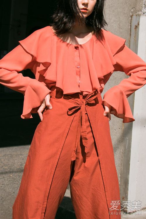 2019服装流行色彩趋势 Pantone2019年度色票珊瑚橙是什么颜色