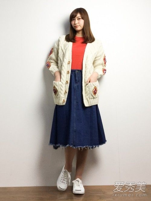 时尚达人再升级 抽须毛边牛仔穿搭术 服装搭配 