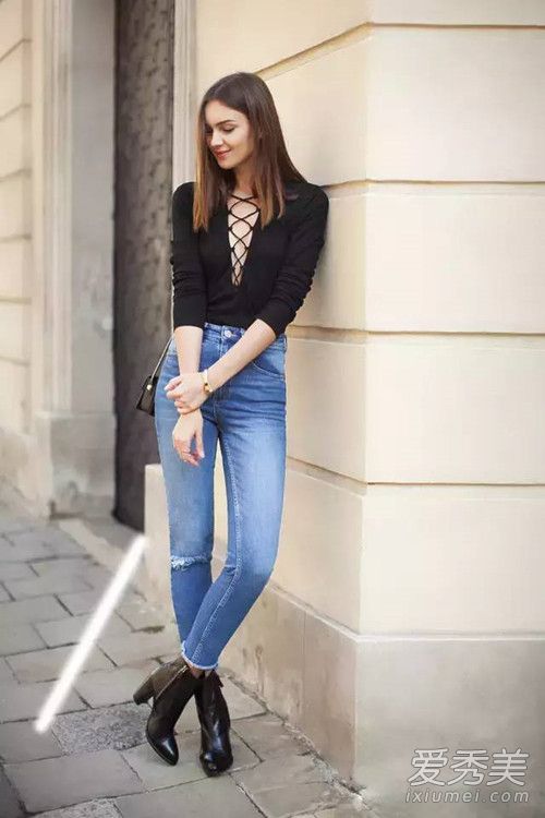 夏季穿什么颜色衣服 夏季不同衣服配什么内衣好看