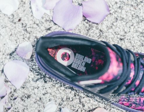 adidas dame3新配色多少钱 阿迪达斯利拉德三代花城玫瑰价格