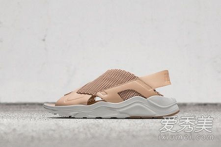 nike huarache羅馬風涼鞋多少錢 耐克羅馬風涼鞋怎麼樣