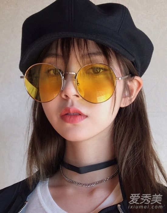 金框眼镜适合什么人 金框眼镜适合什么肤色