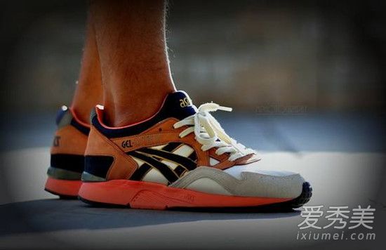 asics和耐克哪个好 asics亚瑟士和耐克nike跑鞋的区别