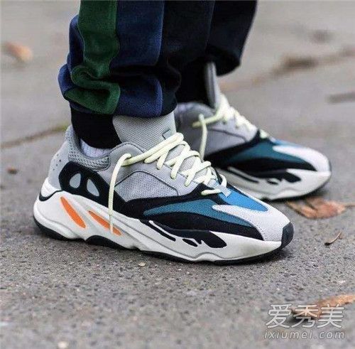 yeezy 700偏碼嗎 yeezy 700腳感很硬嗎