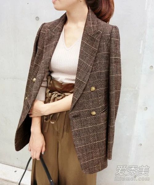 秋日必备的基础单品！5套日系轻熟格纹西装外套穿搭！