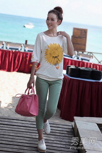 2013夏季新款T恤 条纹蕾丝元素流行