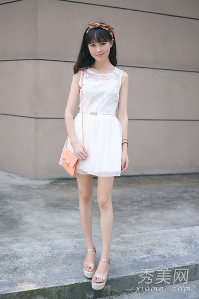 夏季连衣裙款式 白色更清新简约