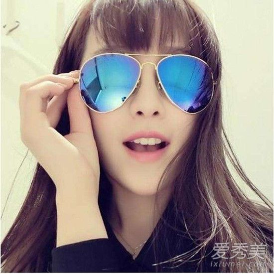 金框眼镜适合什么人 金框眼镜适合什么肤色