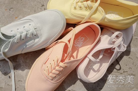vans是什么品牌 vans新款帆布鞋多少钱