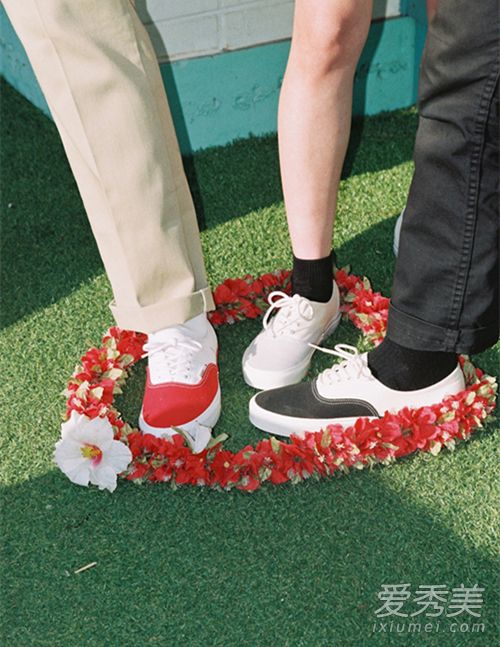 vans是什么品牌 vans新款帆布鞋多少钱