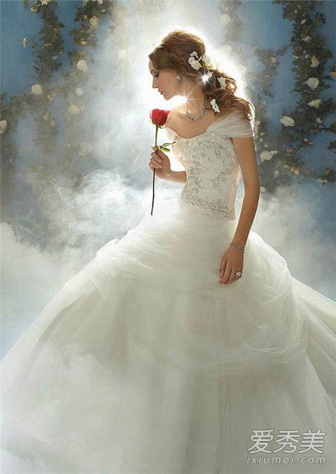结婚为什么穿白色婚纱 白色婚纱代表什么意义