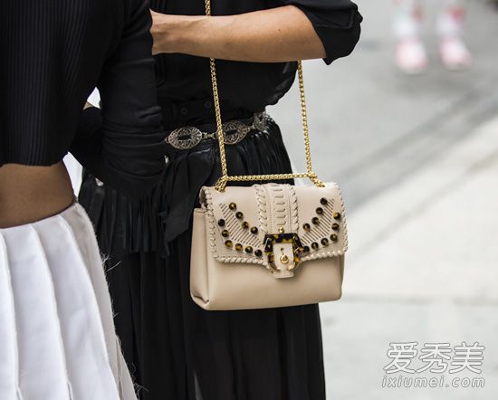 春天必备链条包 超美链条包搭配 链条包搭配