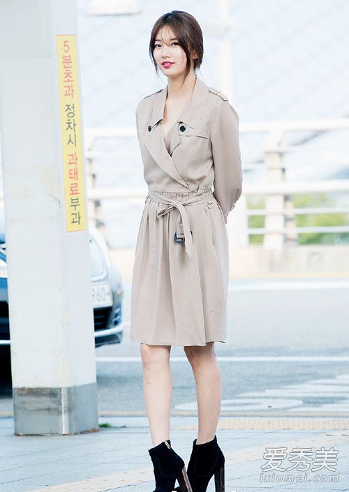 风衣and小西装 韩国女星率先穿上了 韩国女星穿衣搭配