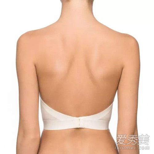 夏季穿什么颜色衣服 夏季不同衣服配什么内衣好看