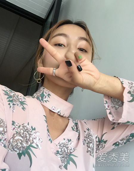 韩国现在好流行颈圈式洋装 赶紧入手！ 洋装图片