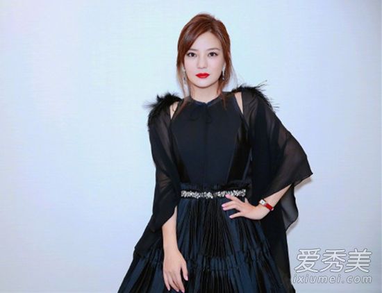 金像奖赵薇礼服是什么牌子 赵薇黑天鹅礼服是什么品牌