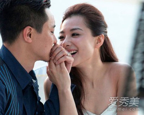 9.15克拉有多大 十對明星夫婦婚戒PK