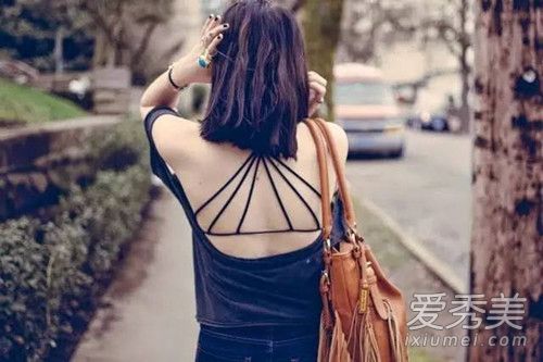 夏季穿什么颜色衣服 夏季不同衣服配什么内衣好看