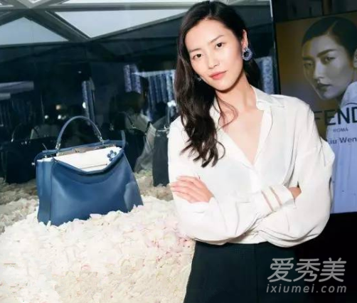 刘雯设计的包是什么牌子 刘雯设计的peekaboo手袋多少钱