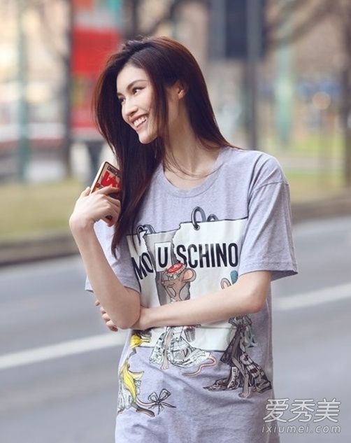 moschino是什么牌子中文 moschino莫斯奇诺是什么档次