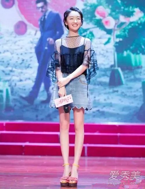 2017新款半身裙 半身裙怎么搭配 半身裙配什么上衣好看