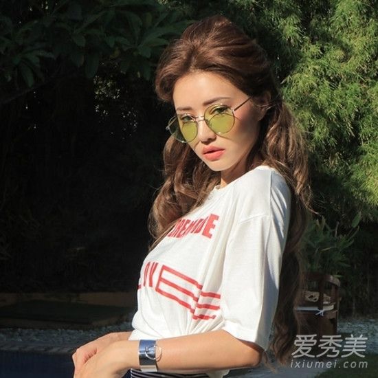 金框眼镜适合什么人 金框眼镜适合什么肤色