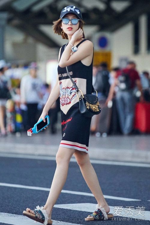 运动风连衣裙 奥运年必须来一条 卫衣连衣裙搭配
