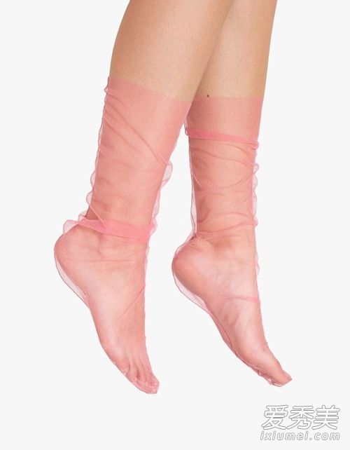 渔网袜才流行 没想到下一波袜子潮流已经蠢蠢欲动 网袜怎么穿