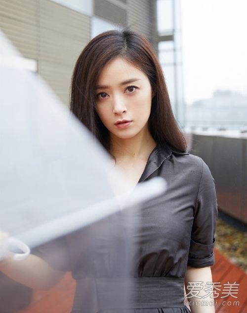 继承人发布会蒋欣裙子是什么牌子 蒋欣同款裙子品牌价格