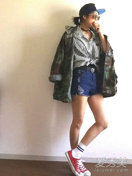 都搭配好了 有什么理由拒绝红色Converse鞋呢 匡威帆布鞋