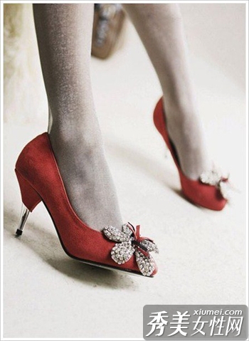 优雅时尚 让女人无法抗拒的8款高跟鞋