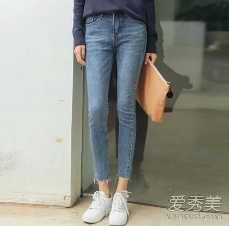 新买的牛仔裤有异味怎么办 新买的牛仔裤怎么洗不掉色
