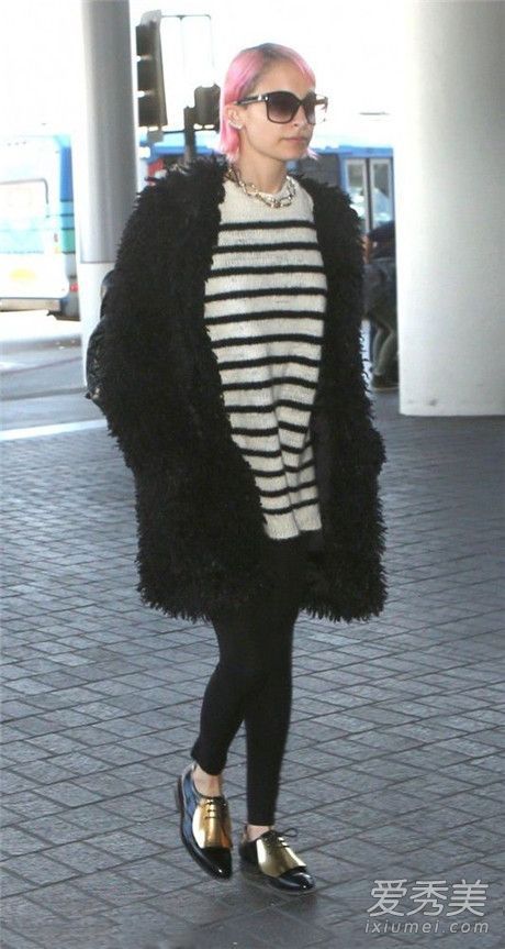 条纹打底衫配什么外套？