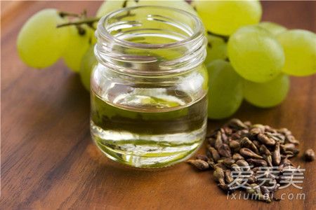 葡萄籽油可以卸妝嗎 葡萄籽油可以做口紅嗎